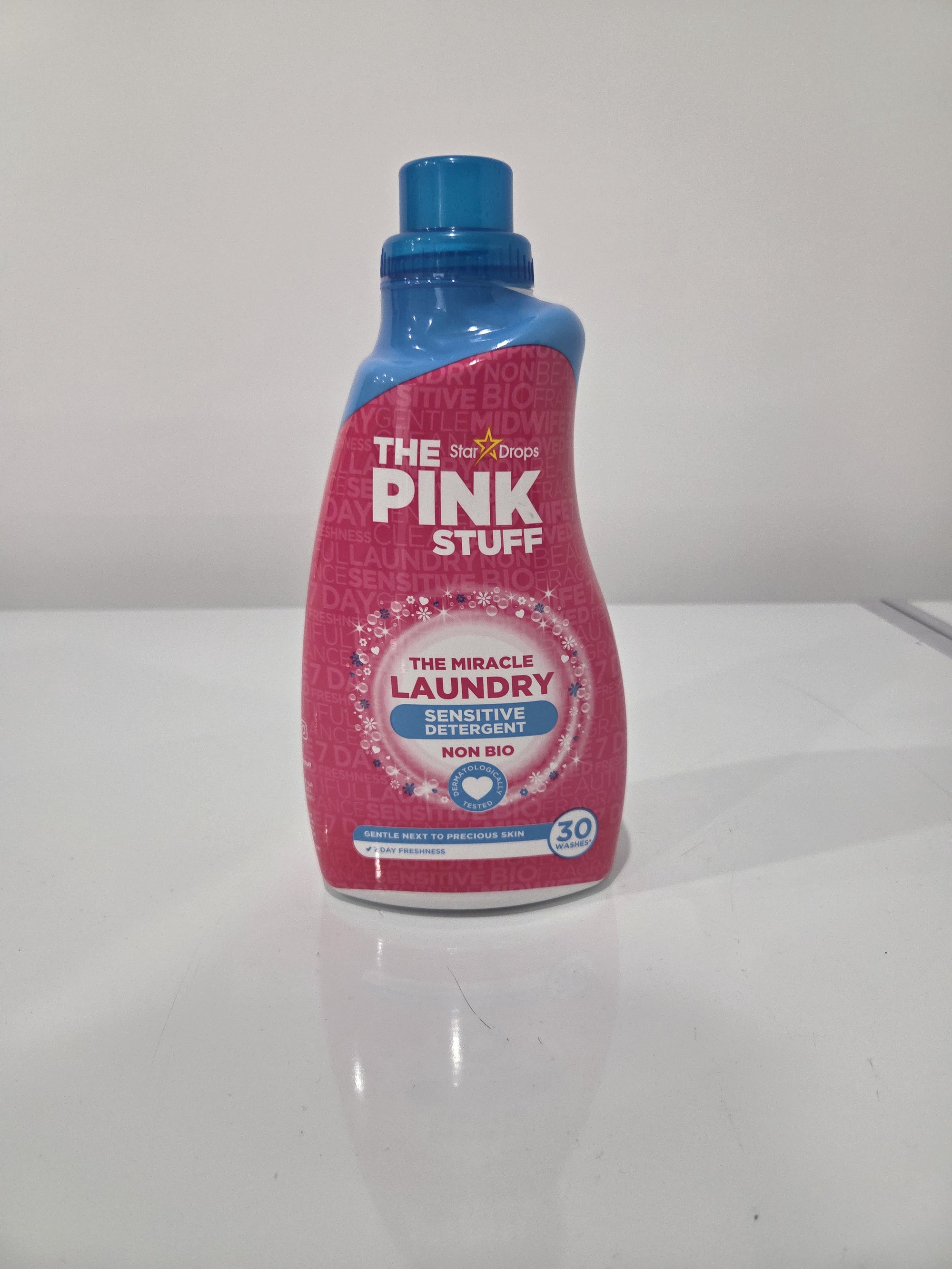 THE PINK STUFF Miracle Laundry Sensitive Detergent 960ml